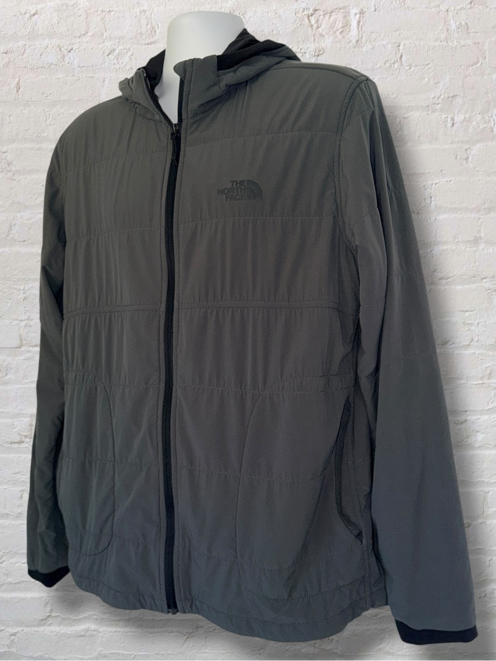 The North Face Men’s Large Gray Hooded Insulated Full Zip Jacket Ventrix Outdoor